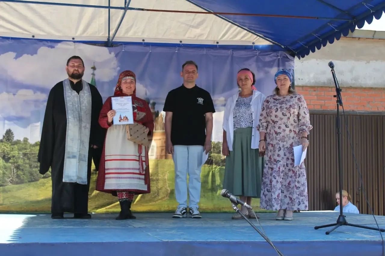 21 мая храм Иоанна Богослова п.Игра отмечает престольный праздник, третий год подряд в этот день, на площади храма проходит республиканский православный фестиваль-конкурс «Душа поёт»