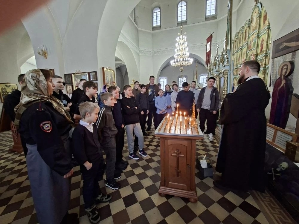 11 декабря прошла встреча священника с ребятами состоящими на внутришкольном учёте и на профилактическом учёте в отделении по делам несовершеннолетних п.Игра и Игринского района