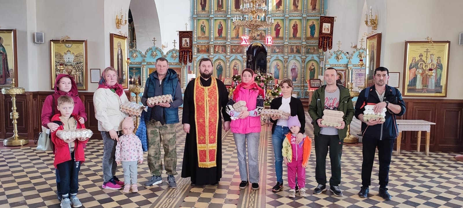 Помощь нуждающимся людям