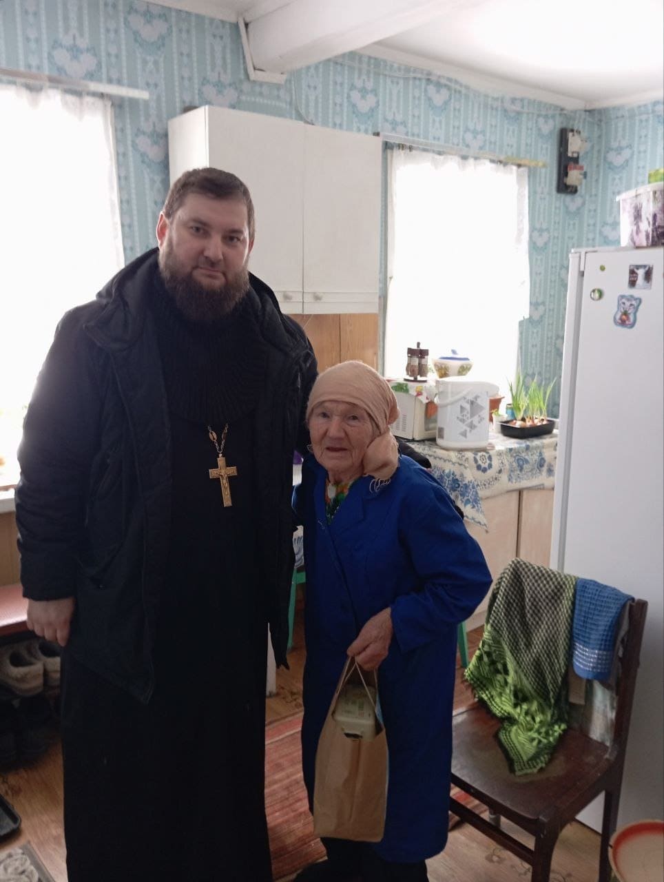 Руководитель Социального служения Глазовской епархии священник Антоний  Антонов выезжал с благотворительной помощью в ТО "Новозятценский"