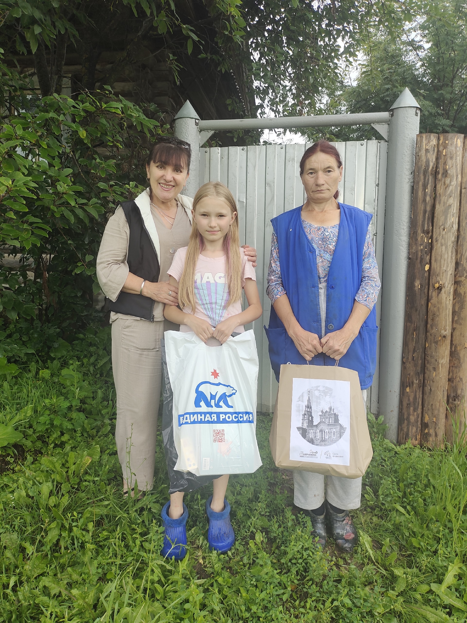 14 июля команда «Добрые руки» побывала в д. Верх‑Нязь (ТО «Чутырский») — и снова убедилась, как много значит простое человеческое тепло