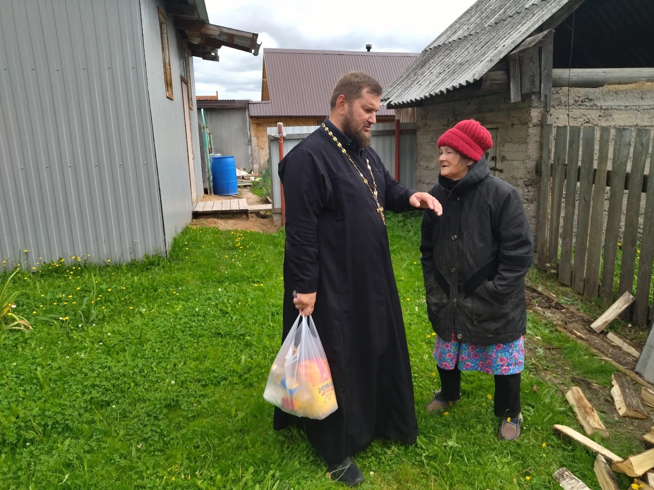 Продуктовые наборы жителям п.Игра нуждающимся в социальной поддержке
