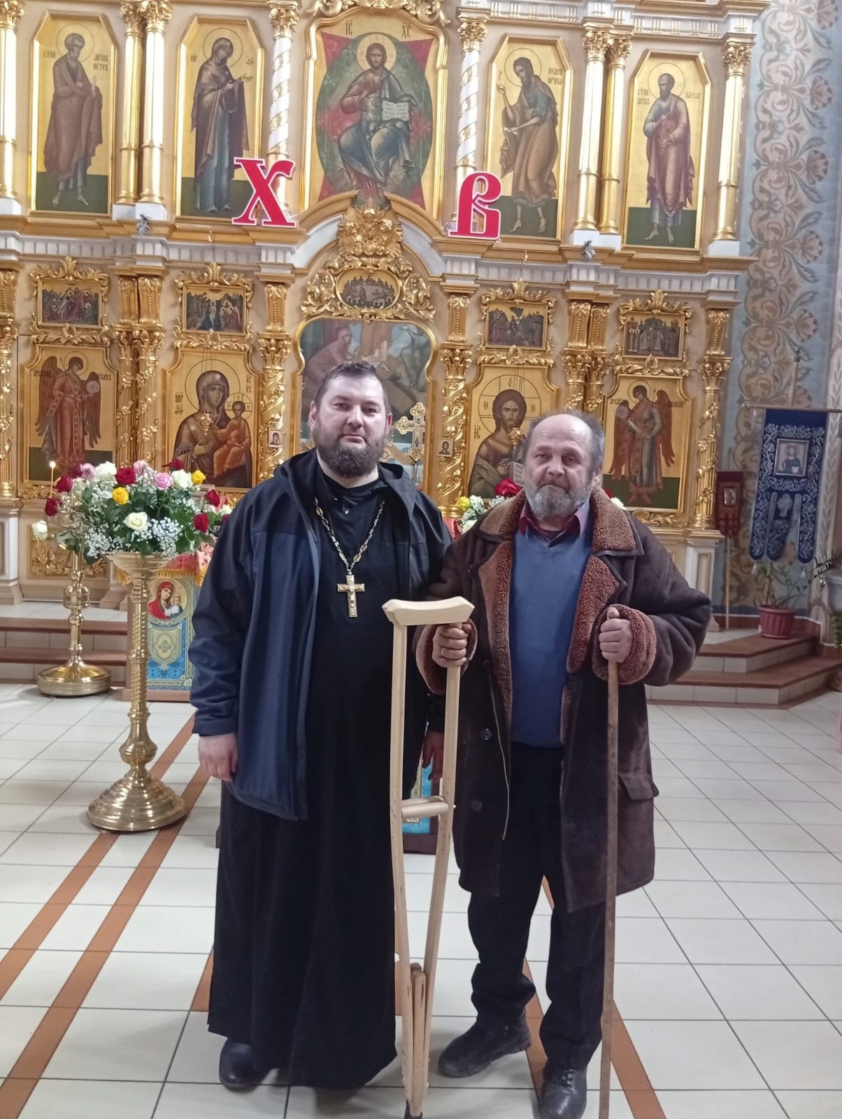 Благотворительная помощь в приобретении костылей